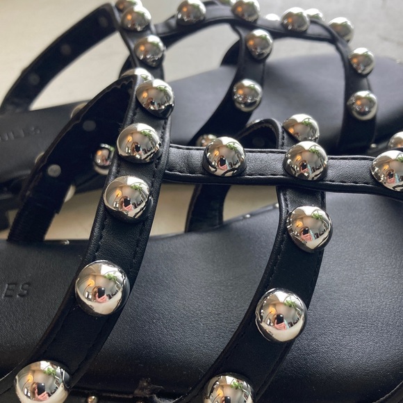 NWOT Sincerely Jules Black and Silver Studded Sandals - Picture 3 of 6